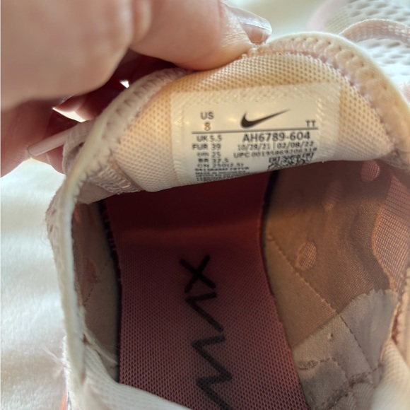 Nike Air270 Womens Runnjng Shoes - Picture 8 of 10